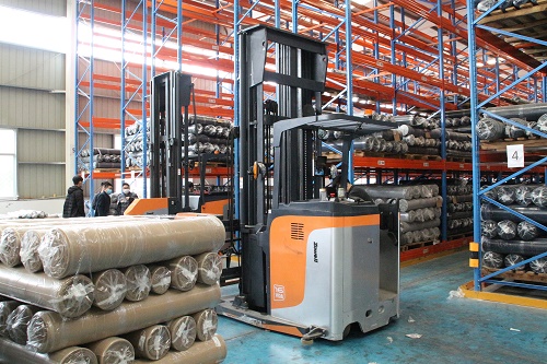 Sự khác biệt giữa dẫn hướng từ tính và dẫn hướng cơ học của Xe nâng hàng Zowell VNA